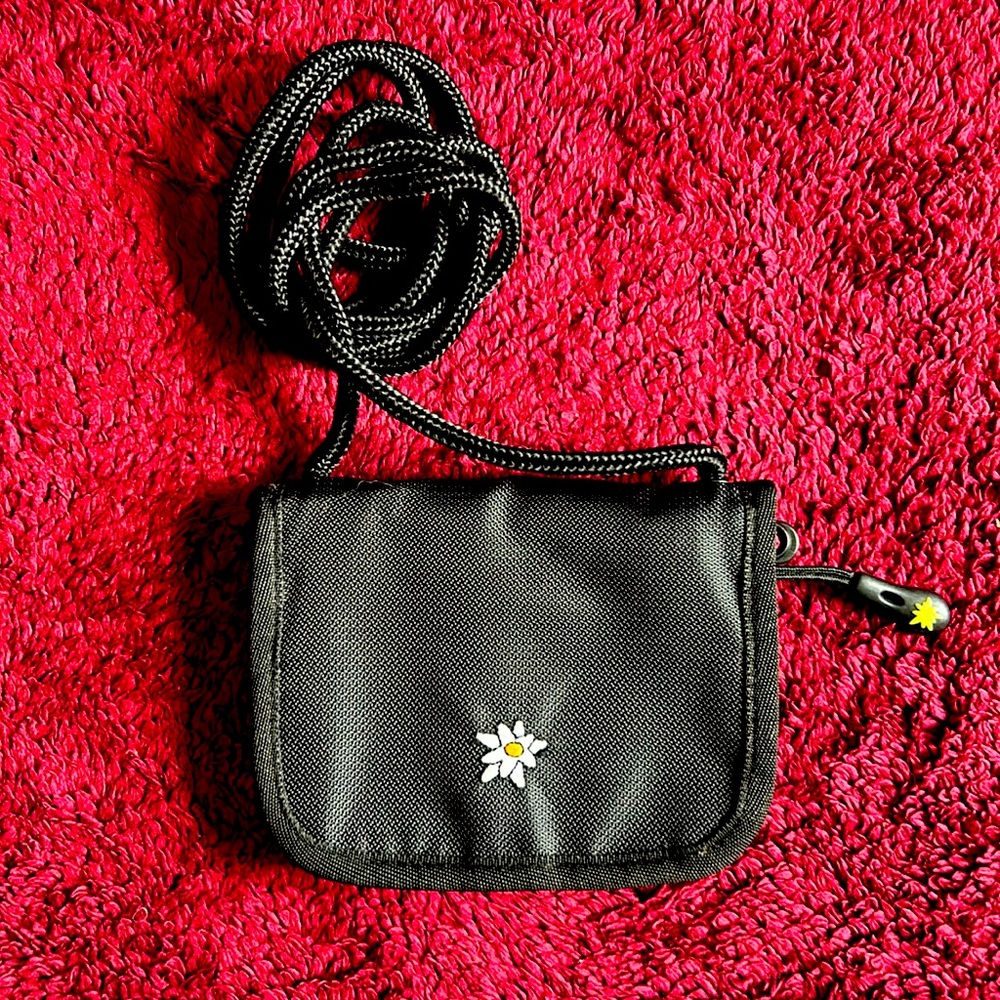 SHERPANI wallet - tons of convenient features for travel,hiking etc 🌟🌟🌟